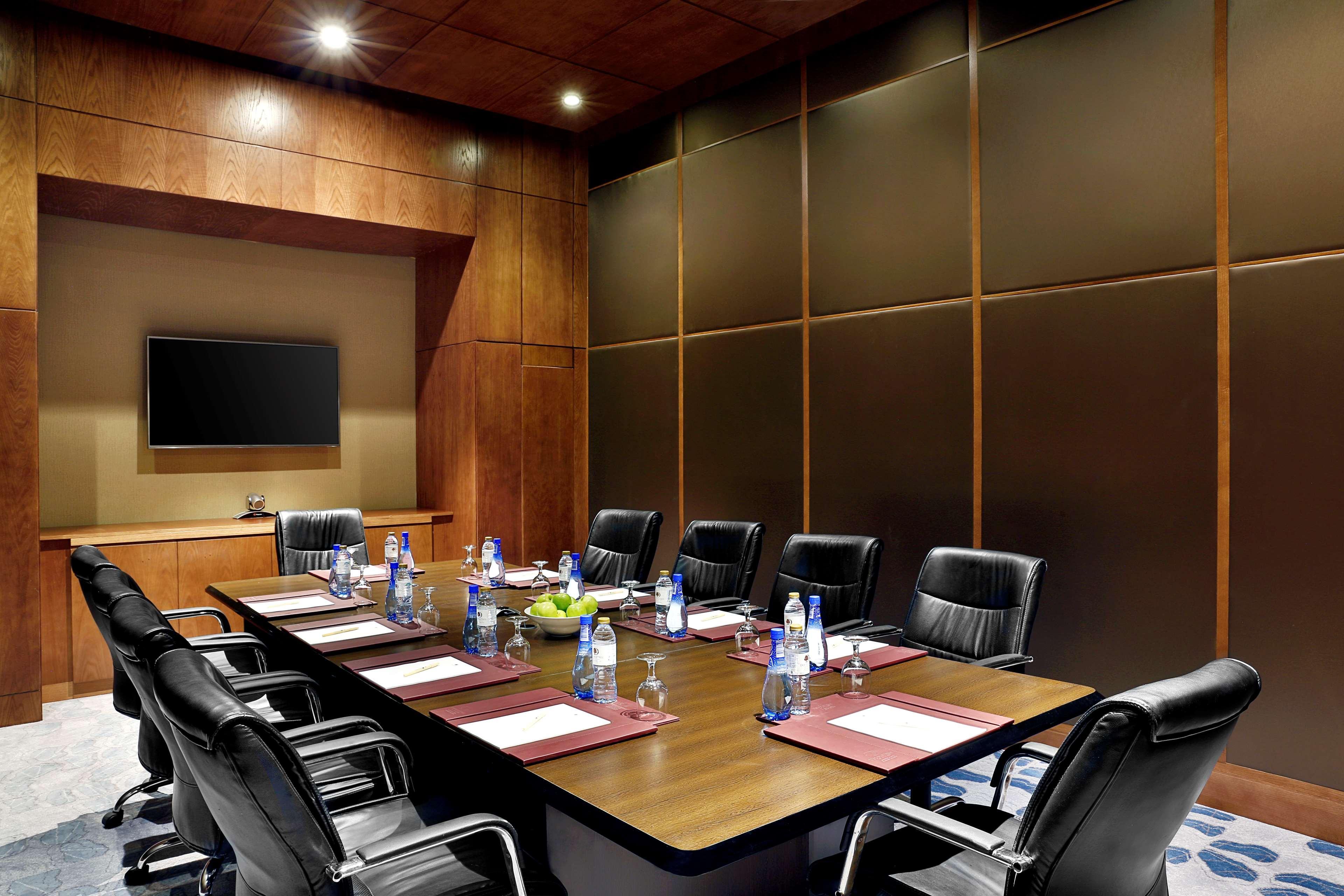 Doubletree By Hilton Resort & Spa Marjan Island Ras al-Khaimah Exterior foto Meeting room