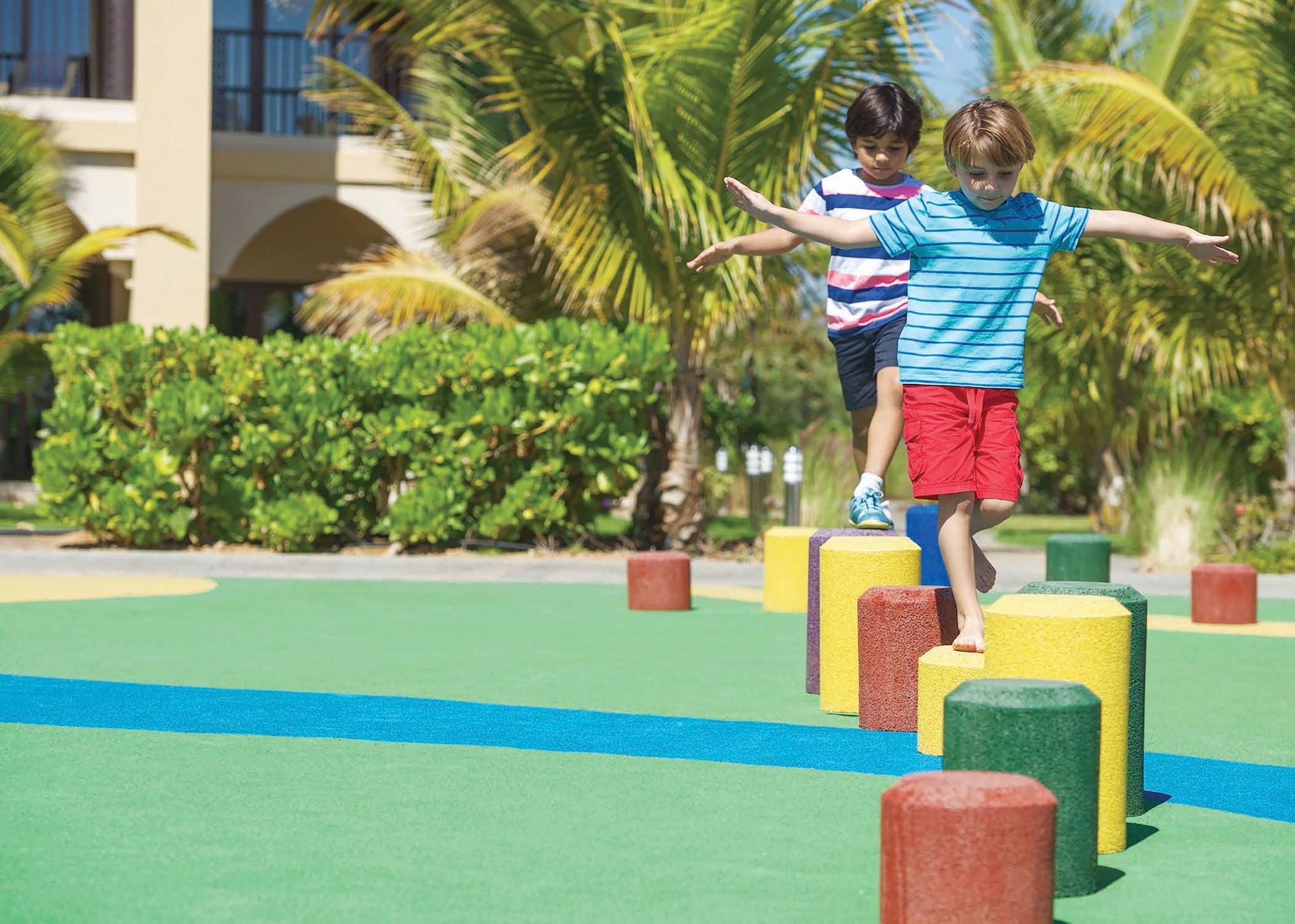 Doubletree By Hilton Resort & Spa Marjan Island Ras al-Khaimah Exterior foto Playground at the resort