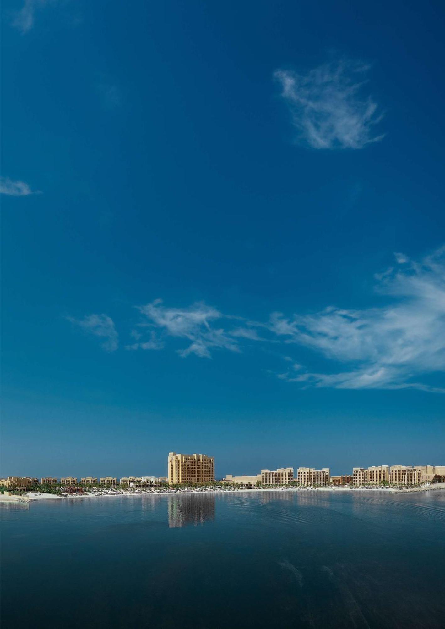 Doubletree By Hilton Resort & Spa Marjan Island Ras al-Khaimah Exterior foto The blue sky over the city